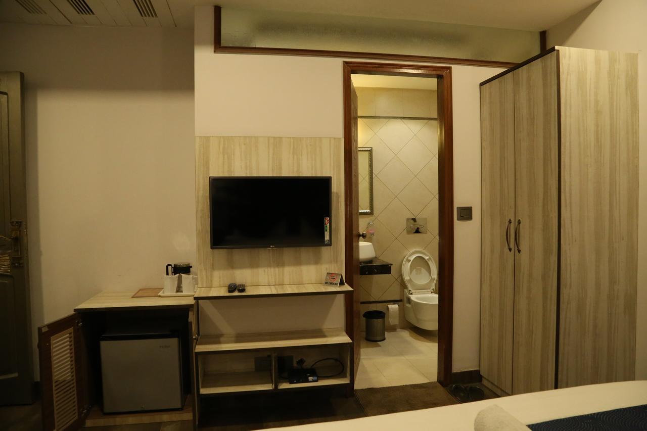 Hotel Posh Chandīgarh Exterior foto