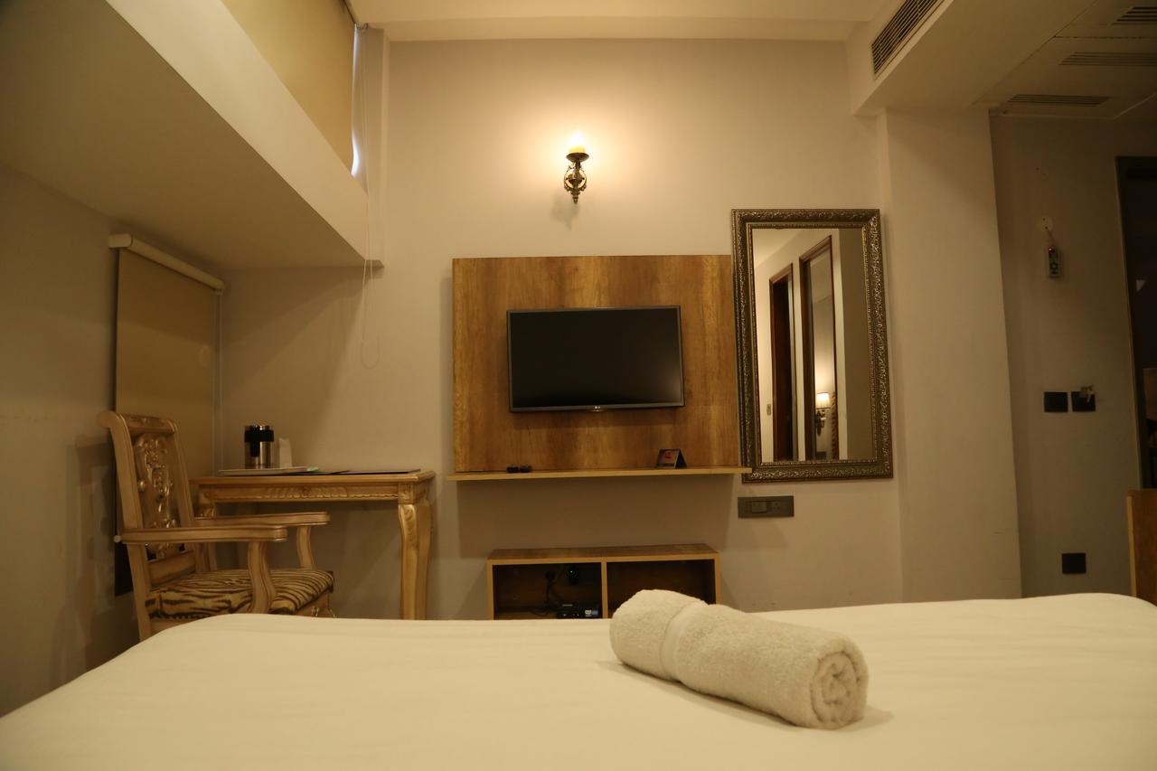 Hotel Posh Chandīgarh Exterior foto