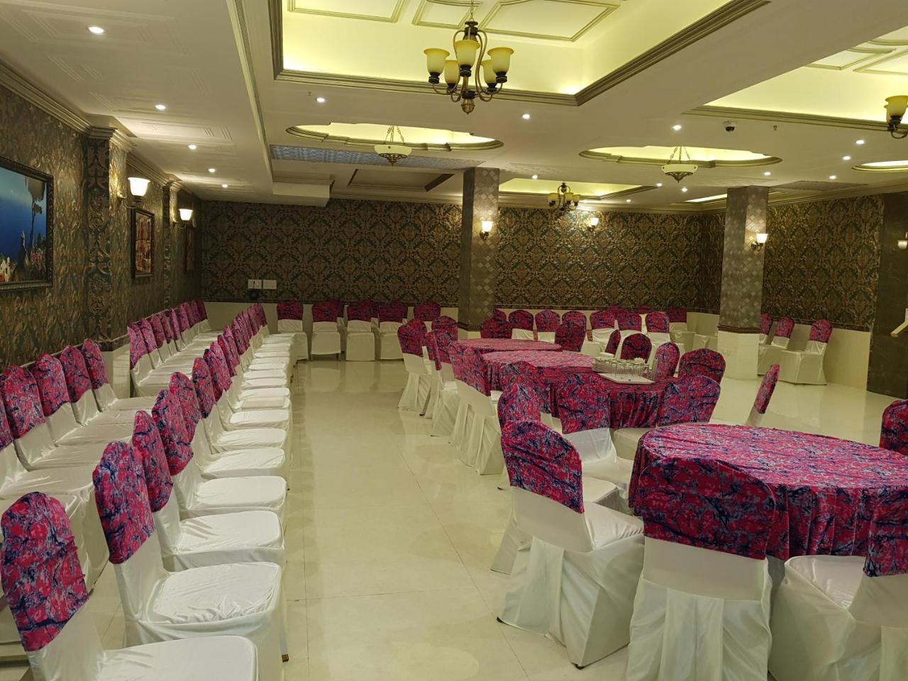 Hotel Posh Chandīgarh Exterior foto